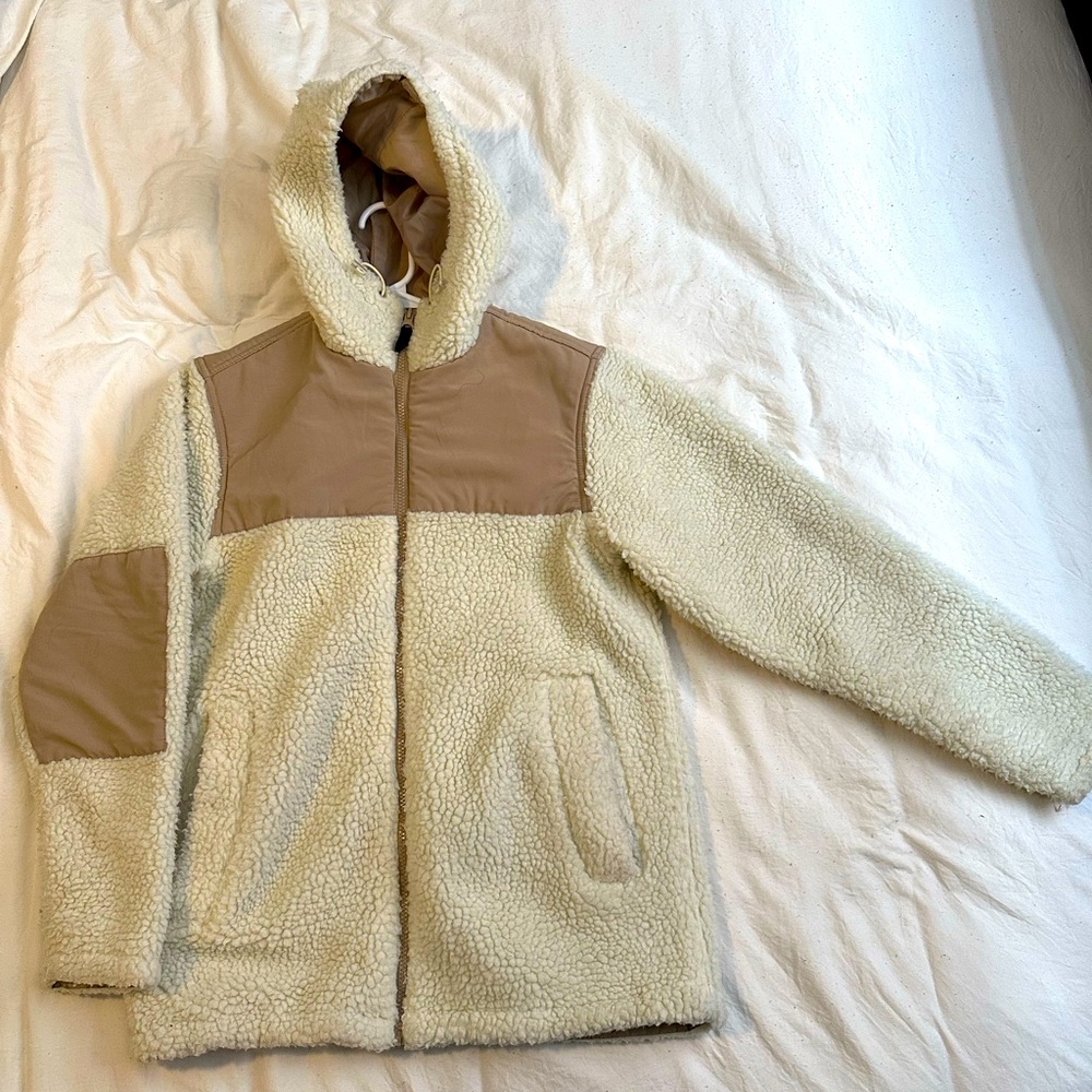 H&M Fleece Jacket! Super warm and comfy. Loose Fit. Size XS